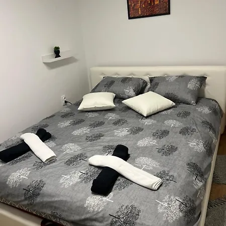 Апартаменты Holidday House The Lux Апатин