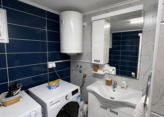 Holidday House The Lux