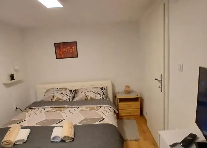 Holidday House The Lux