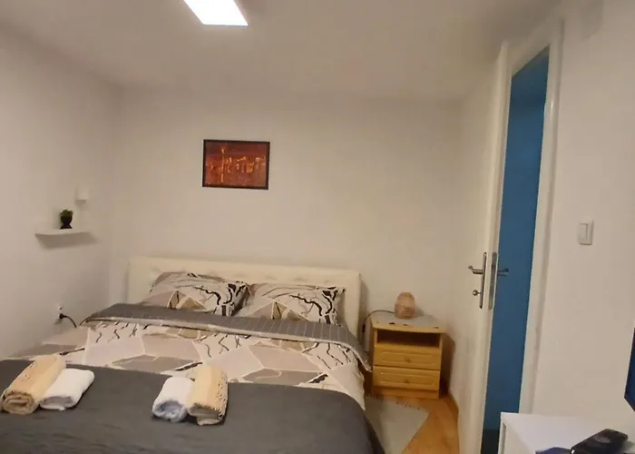 Holidday House The Lux * Apatin